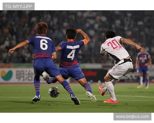 町田泽维亚28岁中场黑川淳史加盟甲府风林